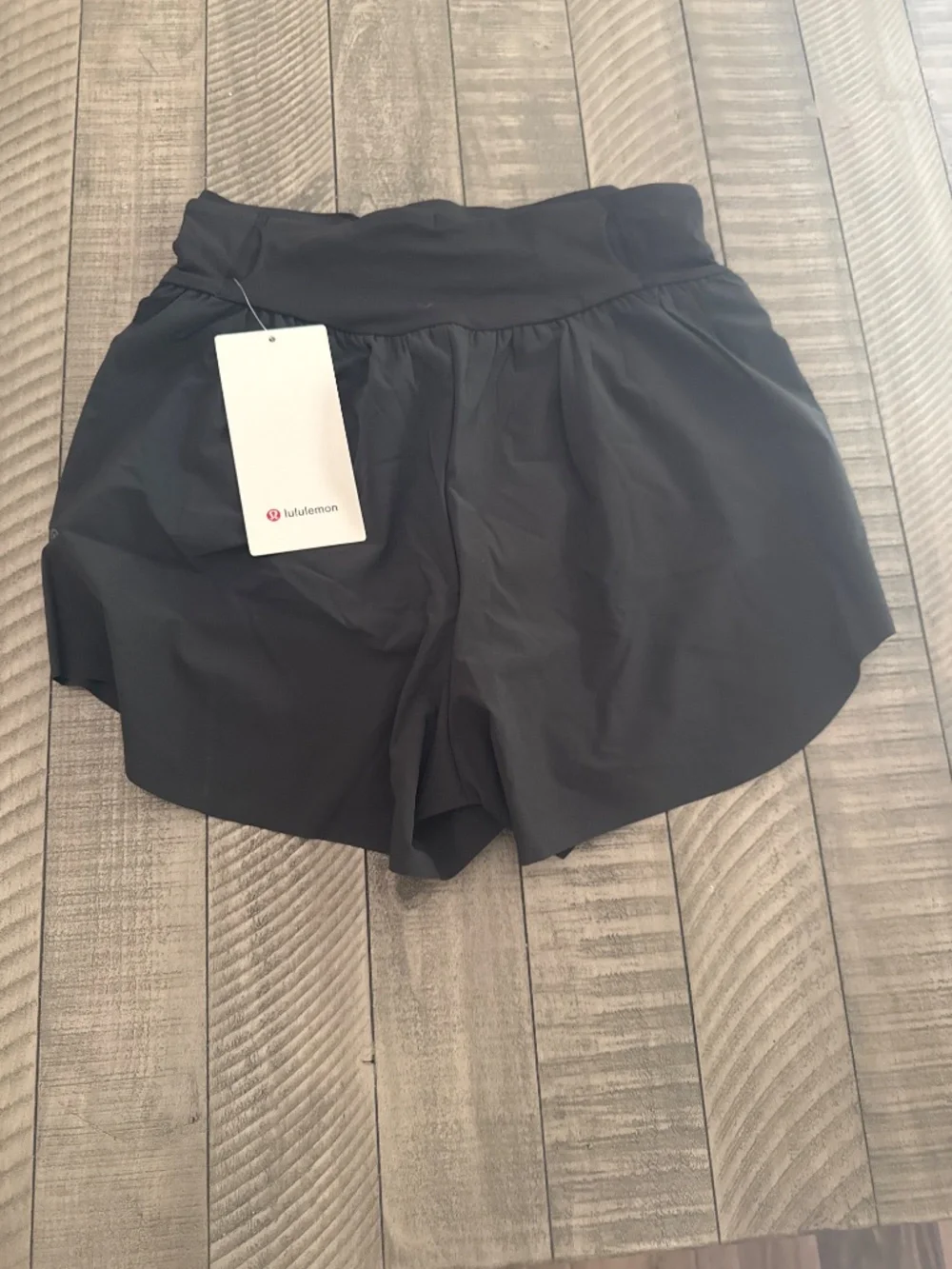 lululemon athletica reposhing this